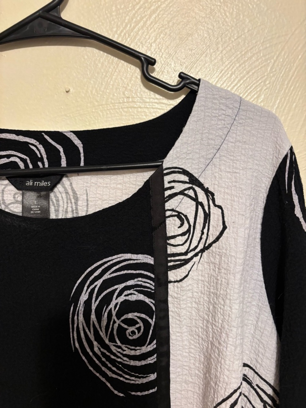 Ali Miles Black White Abstract Top Asymmetrical Button Tunic L - Picture 6 of 8